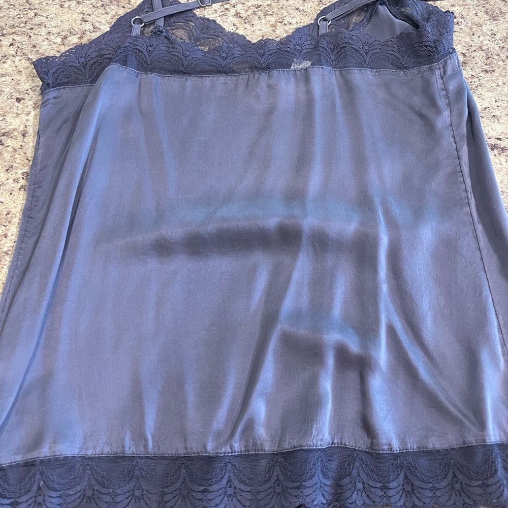 ⭐️Women top⭐️  - Picture 3 of 3